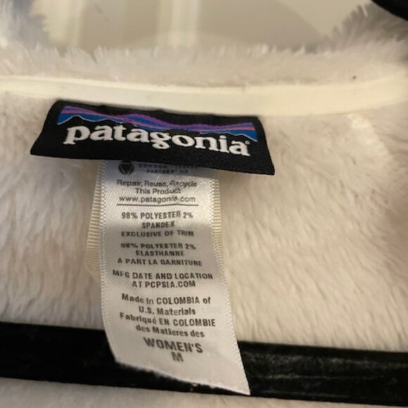 Patagonia R3 Hooded Fleece Jacket in White, Size Medium - Picture 3 of 7